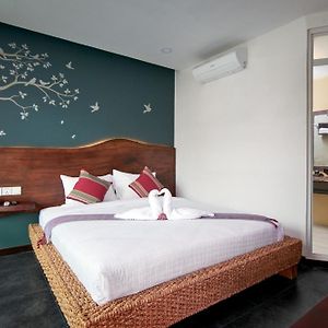 Deluxe Double Balcony Bathtub